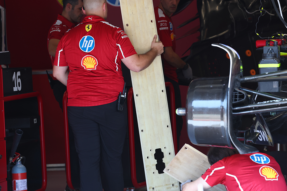 The famous "plank" (permaglass) on the #Ferrari. To avoid excess plank wear, the ride height has to be increased, which compromises performance. #AustrianGP #F1 #TechF1