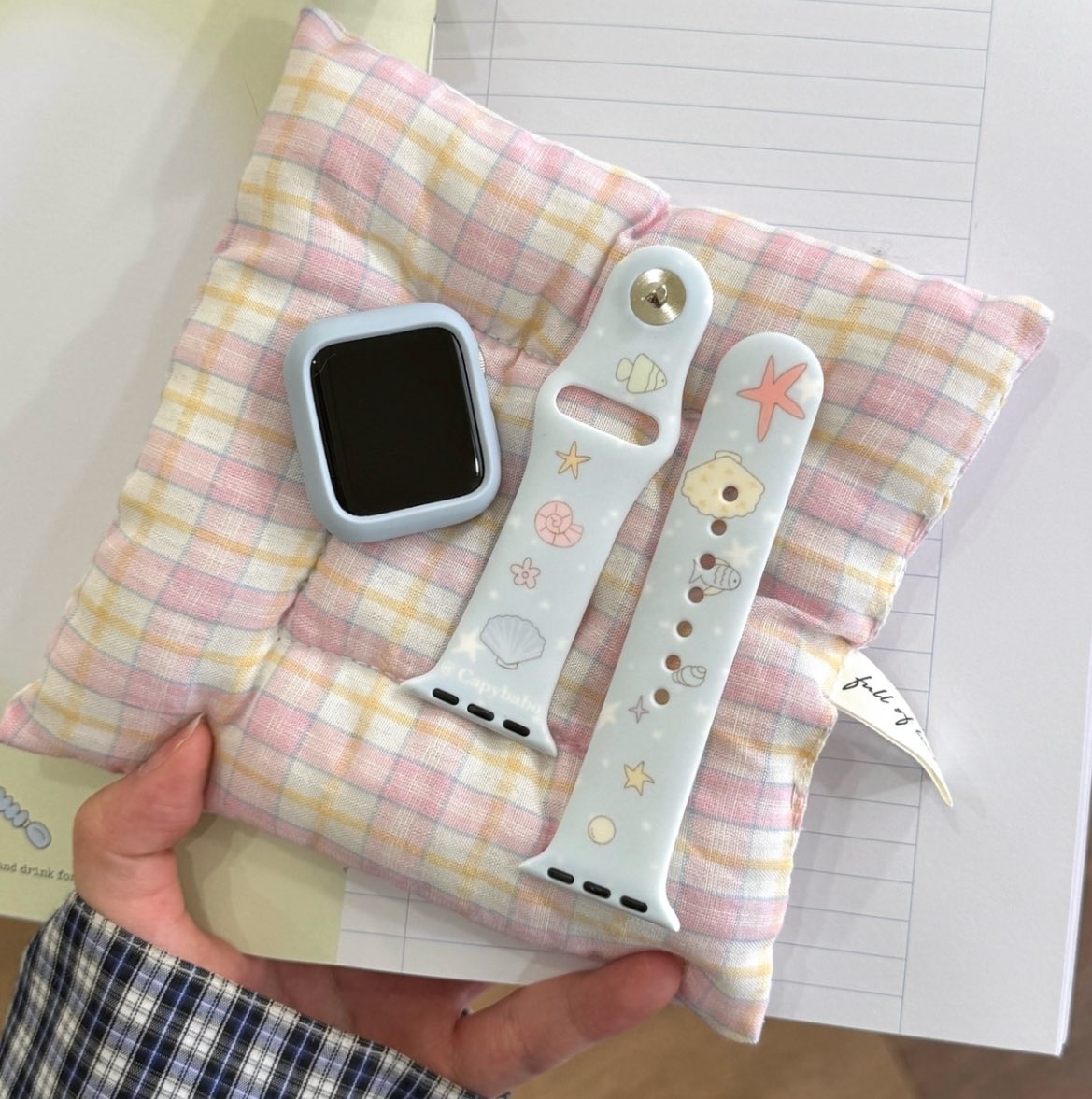 sasisbysi's tweet photo. ซื้อ Apple Watch เพราะสายน่ารักมีอยู่จริง!😖🎀 https://t.co/ODjxcmVtQ5
