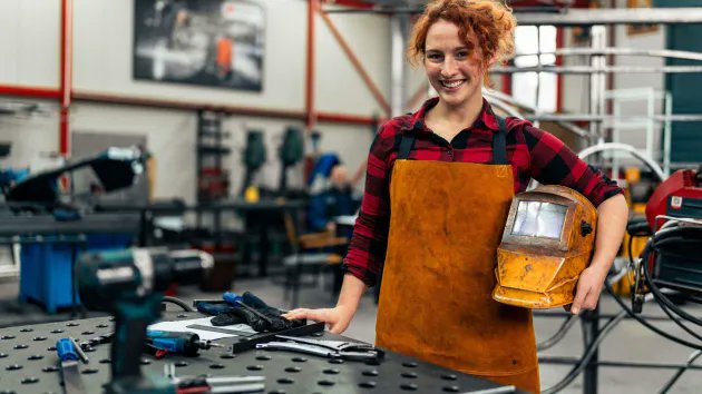 If you own a manufacturing business, work (or have worked) in the sector, or you are interested in a manufacturing career in the UK, Women in Manufacturing want to hear from you via a brief survey!

Closing date is Monday 30 June 👇

cambridge.eu.qualtrics.com/jfe/form/SV_3g…