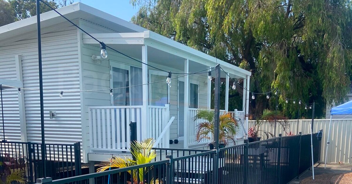 Backyard_Pods's tweet image. This poolside 1BR granny flat in Long Jetty is the dream. 😍
✅ Custom cladding
✅ Bright, open layout
✅ Owner-built using our flatpack kit

Build your own in NSW, VIC or QLD.

📞 1800 289 763 | 📧 hello@backyardpods.com.au
#BackyardPods #GrannyFlat #PoolHouse #LongJetty