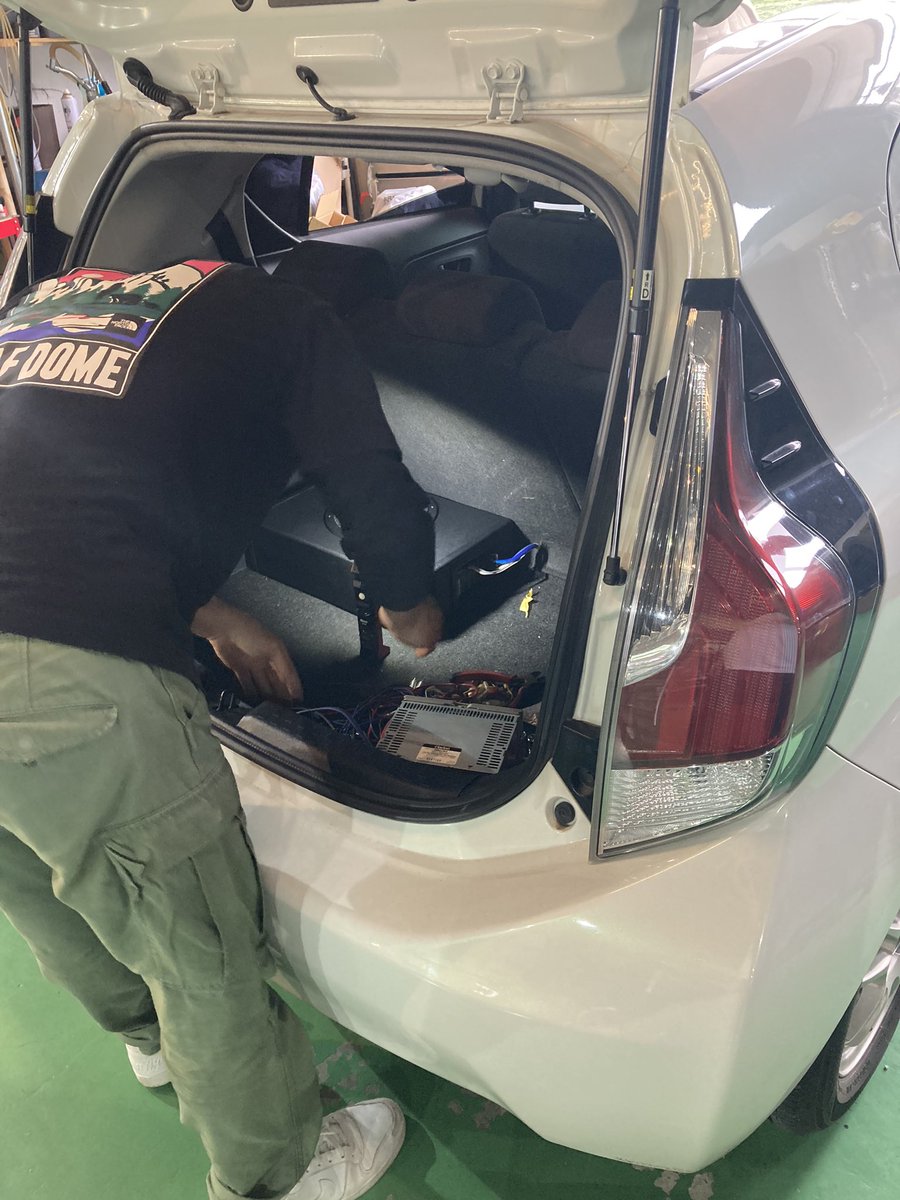 アクアはDIYでチューンナップサブウーファー取付😬