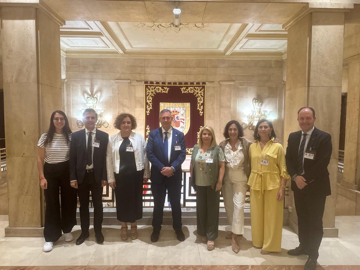 🌹 Los diputados socialistas de la Comisión de Defensa asisten a la jornada de actualización de la situación geopolítica organizada por el <a href="/CESEDEN_OFICIAL/">Centro Superior Estudios de Defensa Nacional 🇪🇸</a>

En el mundo actual en el que vivimos, hoy, más que nunca, es necesario un análisis profundo de las estrategias de defensa