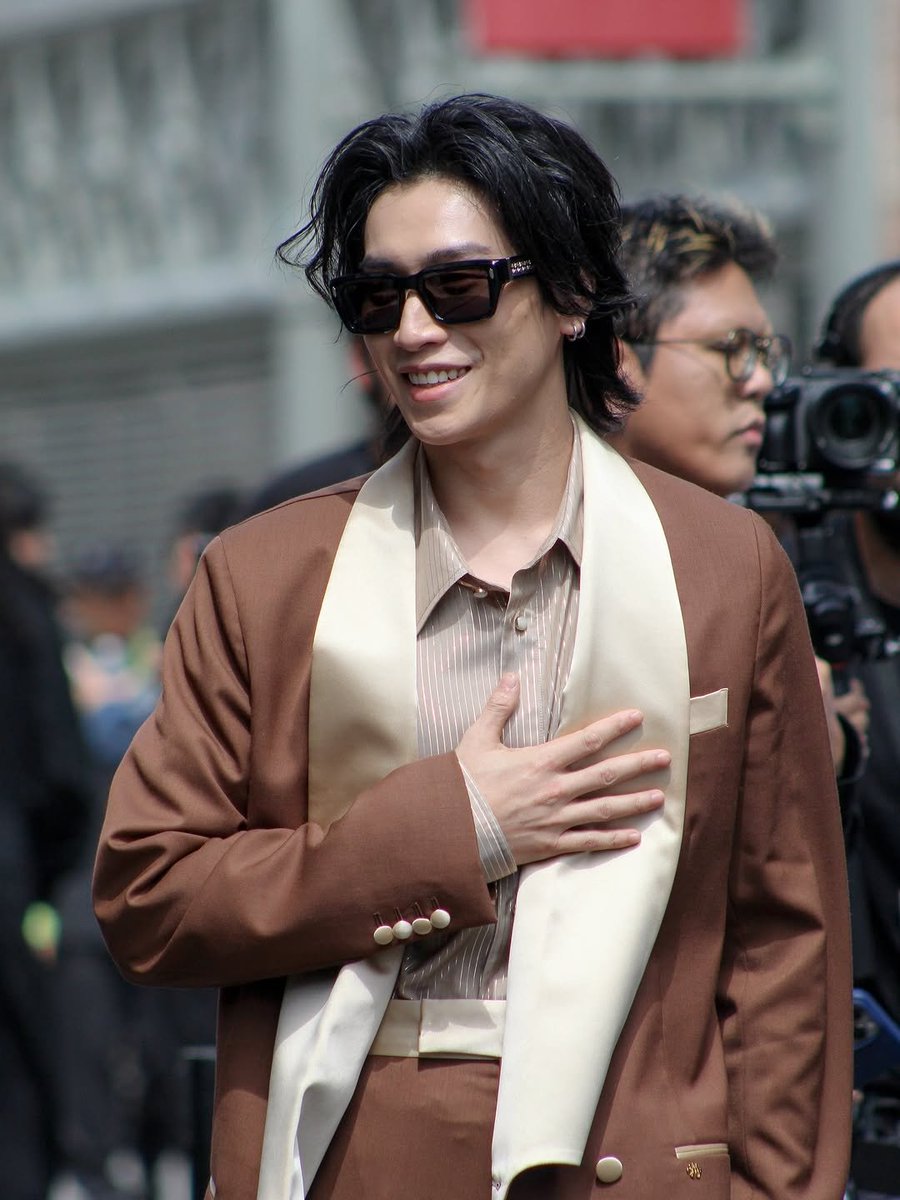 OURBSUMETTIKUL's tweet photo. 250627 

mayvisuals_ IG post update 
"PFW @.amiri
📸 @biblesumett

🚫do not repost my pictures without credit" 

ฝากทุกคนที่จะนำรูปคุณเค้าไปโพส ให้เครดิตคุณเค้าด้วยนะคะ + ไปกดไลค์ให้เค้าด้วยน้าา 

BIBLE FOR AMIRI SS26
 
#BibleAMIRISS26
#AMIRI #AMIRITHAILAND 
#AMIRIxBIBLE
#AMIRISS26 #ParisFashionWeek #PFW2025 
@biblesumett ; #Bsumone #BibleWichapas –1