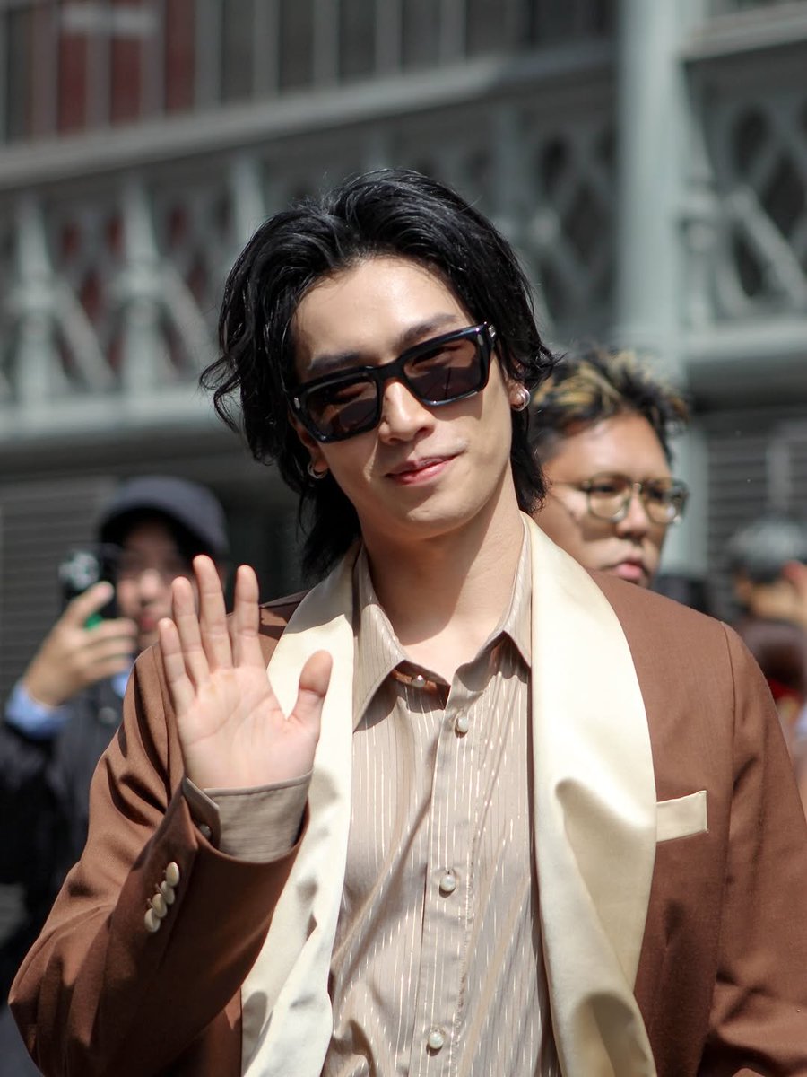 OURBSUMETTIKUL's tweet photo. 250627 

mayvisuals_ IG post update 
"PFW @.amiri
📸 @biblesumett

🚫do not repost my pictures without credit" 

ฝากทุกคนที่จะนำรูปคุณเค้าไปโพส ให้เครดิตคุณเค้าด้วยนะคะ + ไปกดไลค์ให้เค้าด้วยน้าา 

BIBLE FOR AMIRI SS26
 
#BibleAMIRISS26
#AMIRI #AMIRITHAILAND 
#AMIRIxBIBLE
#AMIRISS26 #ParisFashionWeek #PFW2025 
@biblesumett ; #Bsumone #BibleWichapas –1