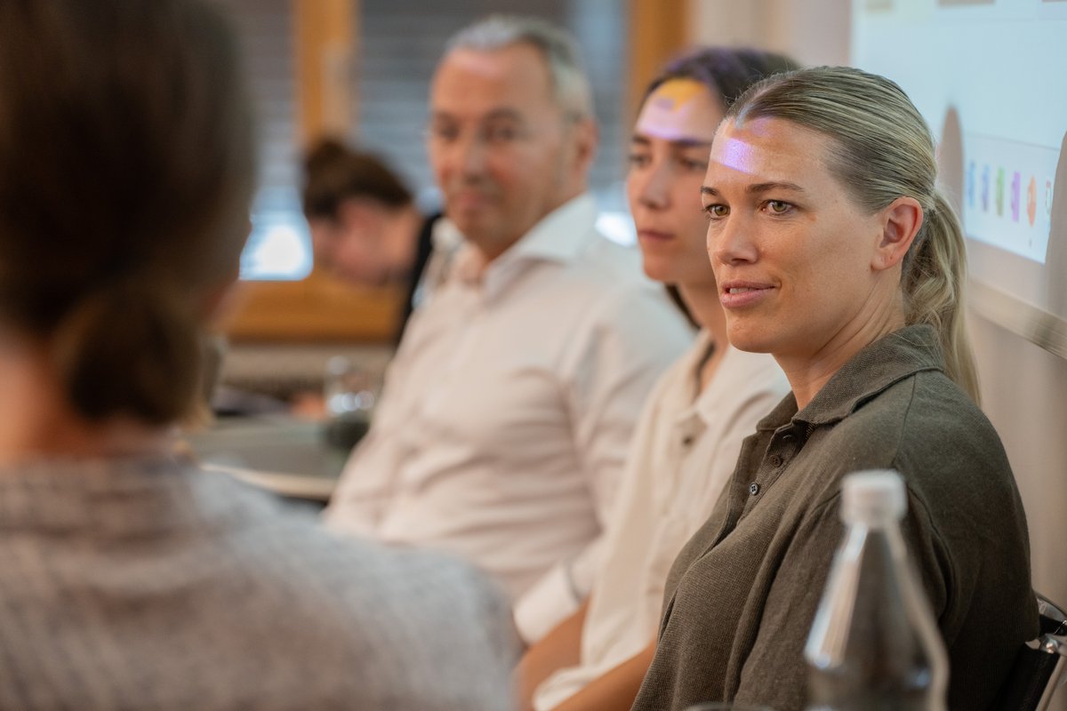 SwissMFA's tweet image. To mark @WEURO2025, our Equal Opportunities Section organised the event "Fair play and diversity: the FDFA meets Women's #EURO". 🇨🇭⚽️🇪🇺
#Switzerland is hosting 16 teams at 8 venues, including Geneva, home to the Centre for Sport and Human Rights. Founded in 2018, the centre…