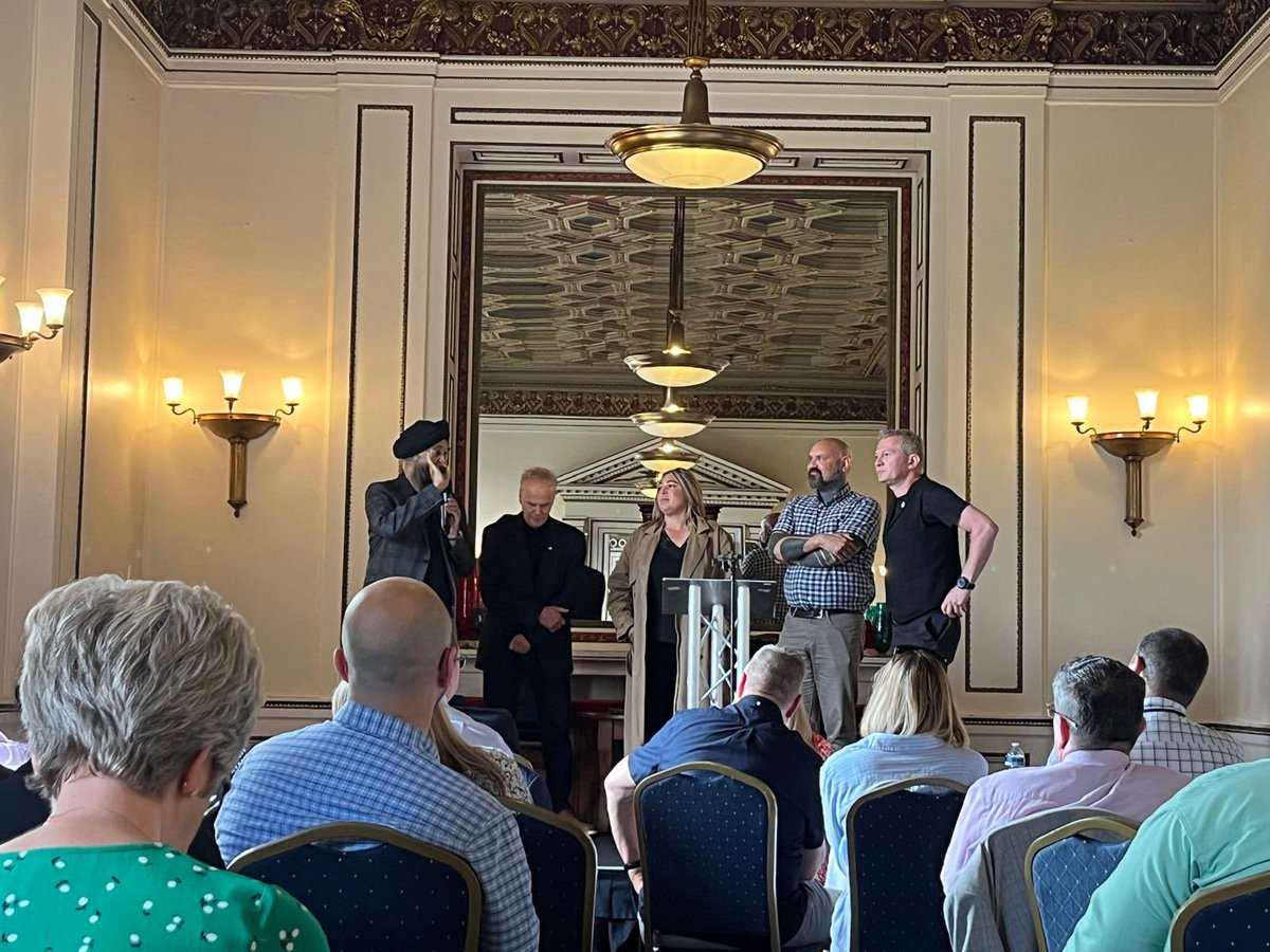 Warbrook Creative (@siwarbrook) on Twitter photo Well, look at that...
You don't normally get <a href="/ColetteWarbrook/">Colette Warbrook</a> out networking with Simon Warbrook
But she couldn't miss the <a href="/FSB_Voice/">Federation of Small Businesses (FSB)</a>
Bootcamp at <a href="/KeeleUniversity/">Keele University 🐿️</a> yesterday.
It was a full-on day of networking, informal chats, inspiring speakers and delicious nosh.
#FSB Well, look at that...
You don't normally get <a href="/ColetteWarbrook/">Colette Warbrook</a> out networking with Simon Warbrook
But she couldn't miss the <a href="/FSB_Voice/">Federation of Small Businesses (FSB)</a>
Bootcamp at <a href="/KeeleUniversity/">Keele University 🐿️</a> yesterday.
It was a full-on day of networking, informal chats, inspiring speakers and delicious nosh.
#FSB
