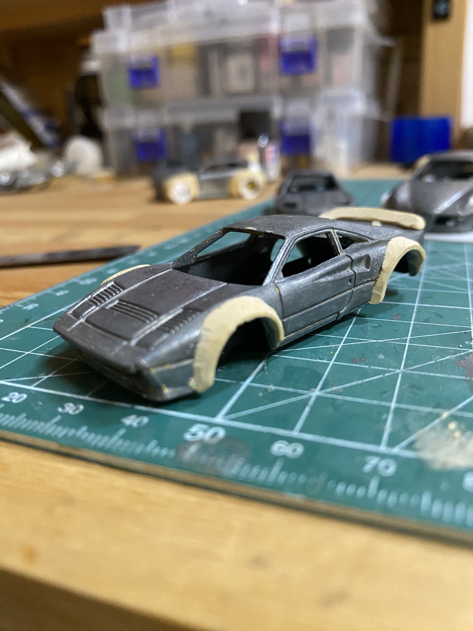 ホットウィール 1/18 フェラーリ 288GTO (カスタム仕様)｜Yahoo