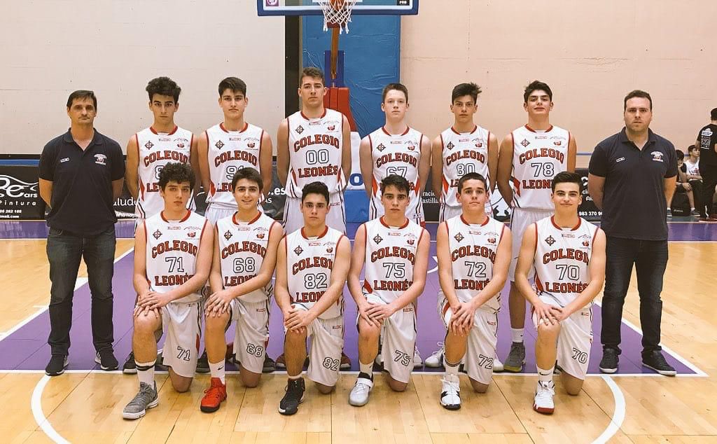 CultuBaloncesto's tweet photo. 💣Cantera #NBA

El canterano del Colegio Leonés, Max Shulga, ha sido drafteado por los @celtics 

¿A quién reconocéis en esta foto? 👀

#NBADraft https://t.co/B0RlDPkVbh
