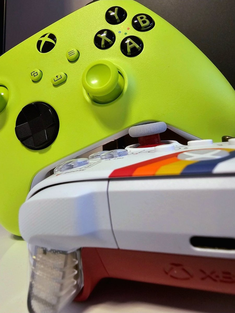 KingFlocke84's tweet photo. Next Gen Xbox for the Anniversary? 🎮👀
Rumor has it: Will we see a brand-new Xbox on November 15, 2026, for the platform’s 25th anniversary?
Microsoft has already teased big plans – something major could be coming!
What do you think? 🔥👇
#Xbox #XboxShare #NextXbox https://t.co/GnIpNMjpz5