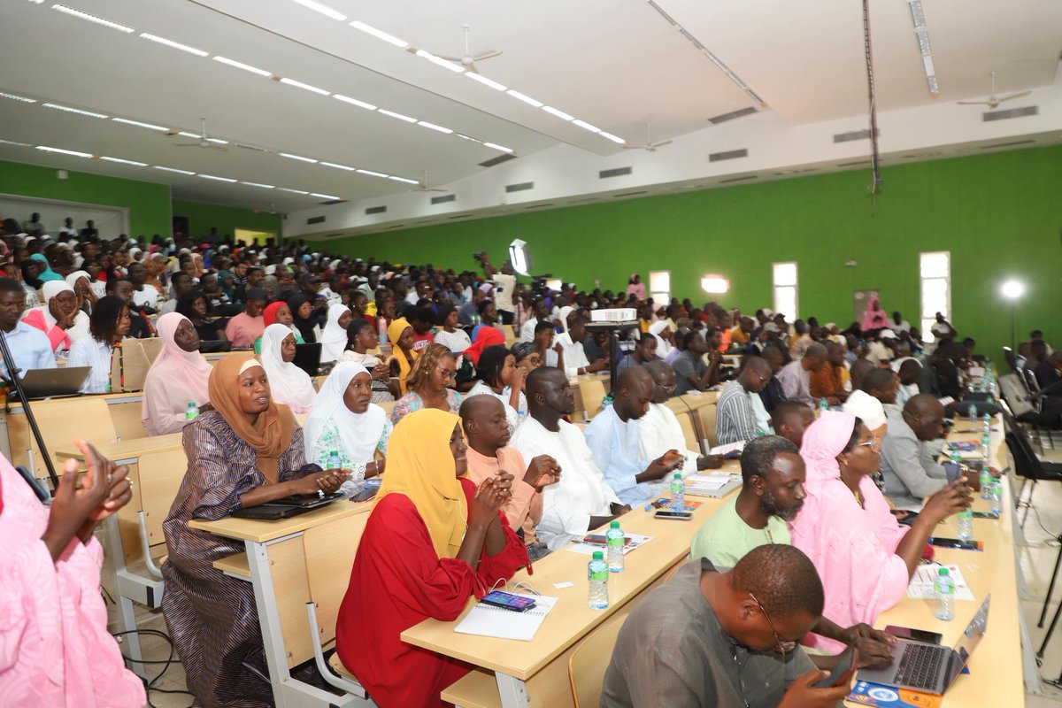 Ma Thèse en 180 secondes - Finale nationale - Edition 2025 #uadb

Malang SEYDI, étudiant à l'école Doctorale ETHOS de L'Université Cheikh Anta Diop de Dakar a remporté jeudi le premier Prix de la finale nationale du concours ''Ma thèse en 180 secondes'' .

#kebetu #recherche