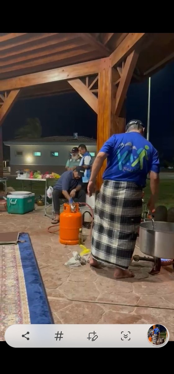 #لحظات_لا_تنسى ✨
في أجواء من الألفة والمرح أقام #فريق_مشاة_وهايكنج_ينبع 
يوم الأربعاء فعالية  #يوم_مفتوح
 الذي تضمن:
🚶‍➡️المشي حفاة على #الشاطئ_الرملي
🏊‍♂️ السباحة في البحر
🌌 أمسية مسائية ختمت بعشاء من إعداد أعضاء الفريق 🤝🍽️