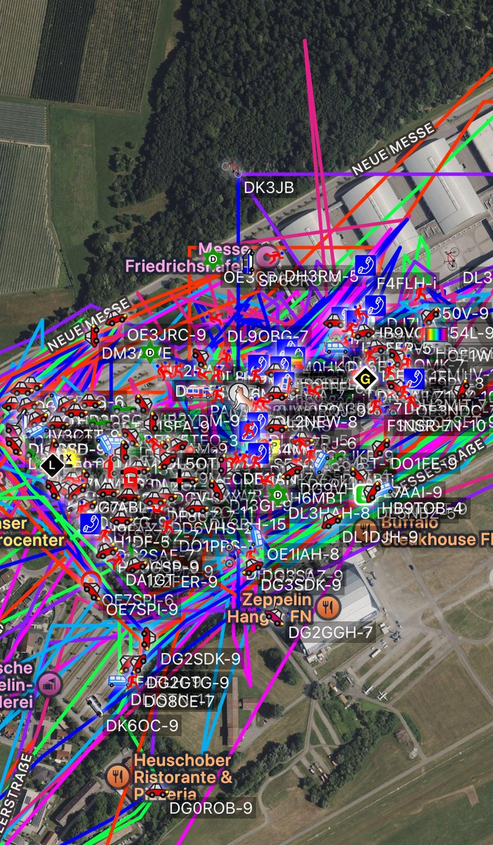 As already said by someone, something is happening here 📡
#aprs #lora #hamradio #hamradio2025 #radioamateur #Friedrichshafen