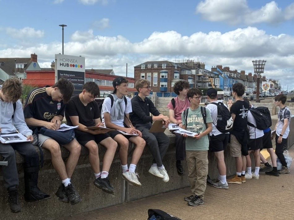 StraUponAvonSch's tweet image. Day 2 on the Y12 Geography field trip to ⁦@CranedaleCentre⁩ studying coastal management #SuASEnthuse