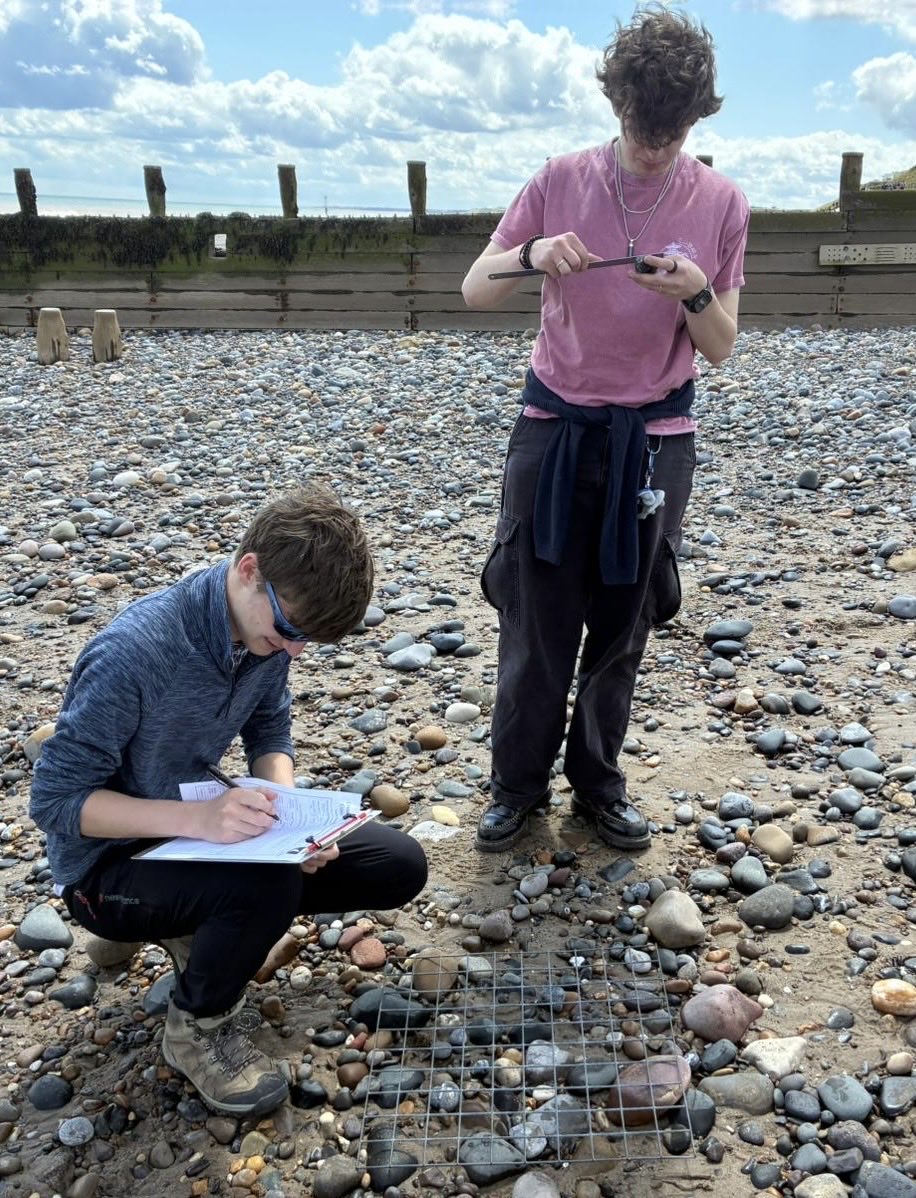 StraUponAvonSch's tweet image. Day 2 on the Y12 Geography field trip to ⁦@CranedaleCentre⁩ studying coastal management #SuASEnthuse