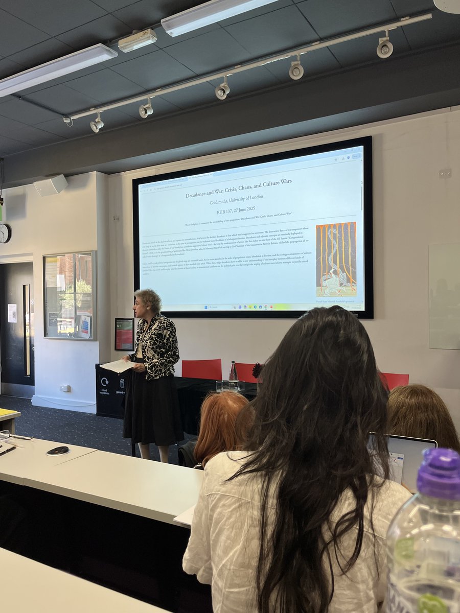 We found our Conflicted Nations panel with Margaret Stetz on late-Victorian women writers on war #DecadenceAndWar <a href="/DecadentStudies/">British Association of Decadence Studies</a>  <a href="/VolupteJournal/">Volupté</a>