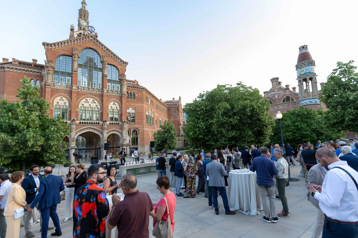 👏Enhorabona col·legiats i col·legiades premiats de l'edició XIX dels #premisCOACB ! Sou un referent per a tots nosaltres.

Gràcies assistents, autoritats i representants institucionals per acompanyar-nos una nit més i seguir sumant junts. 

Ens veiem a l'edició 2026 😉