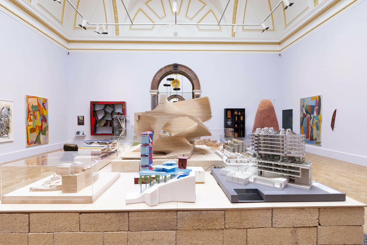⋰#Art News⋱ 🎨
À la <a href="/royalacademy/">Royal Academy</a>  Summer Show 2025, art et architecture fusionnent.
<a href="/farshidmoussavi/">Farshid Moussavi</a> bouscule les codes en intégrant maquettes, dessins et modèles aux œuvres d'art.
━ <a href="/timabrahams/">tim abrahams</a> ╳ <a href="/wallpapermag/">Wallpaper*</a> 
━ artforum.com/news/centre-po…