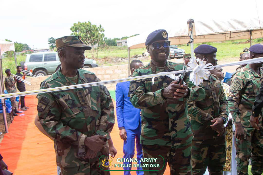 The General Officer Commanding (GOC), Southern Command, Brigadier General Isaac Nicholas Paintsil, has officially commissioned a newly constructed parsonage for the Seventh-Day Adventist (SDA) Chaplain at 1 Garrison, Michel Camp.

Full story on our website
ga.mil.gh/blogs/goc-sout…