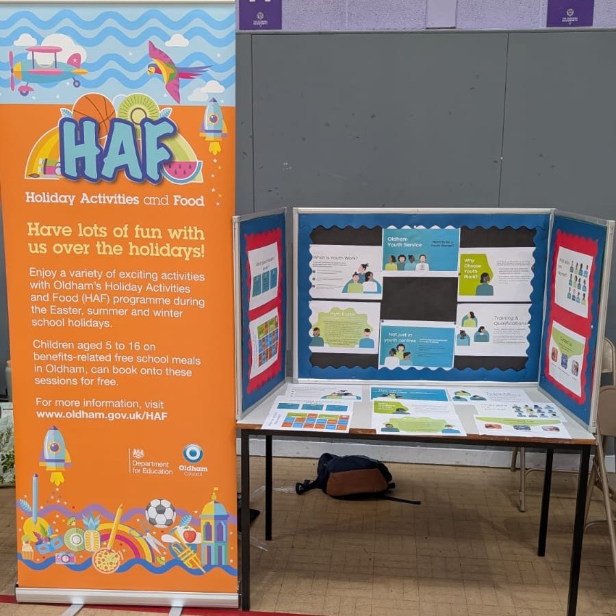 Oldham Youth Service (@oldhamyouth) on Twitter photo Chris and Areeta are repping the youth service at <a href="/OldhamAcademy/">E-ACT The Oldham Academy North</a> careers fair. Does anyone want to be a youth worker? Chris and Areeta are repping the youth service at <a href="/OldhamAcademy/">E-ACT The Oldham Academy North</a> careers fair. Does anyone want to be a youth worker?