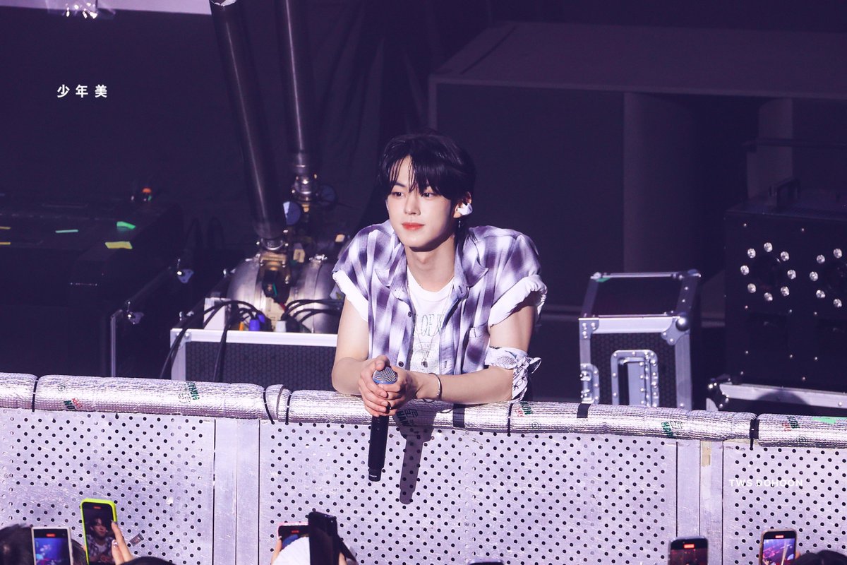 少年美 tweet media