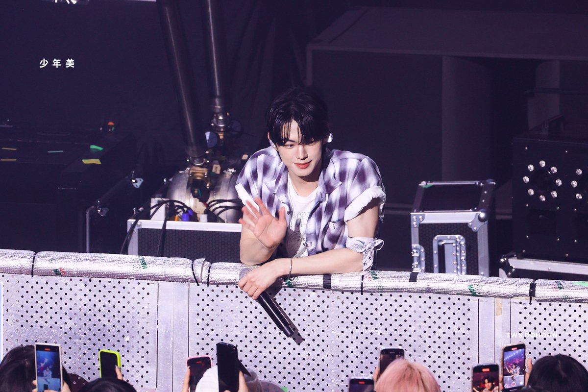 少年美 tweet media