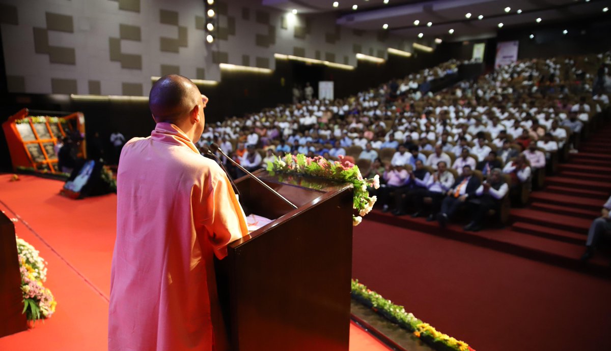 InfoUpicon's tweet photo. अंतर्राष्ट्रीय एमएसएमई दिवस के अवसर पर, माननीय मुख्यमंत्री श्री @myogiadityanath ने युथ अड्डा, जो यूपीकॉन द्वारा संचालित है, का उद्घाटन किसान बाजार, गोमती नगर, लखनऊ में किया।
1/2
#MSMEDay2025 #YouthAdda #UPICON #Entrepreneurship #StartupIndia #UttarPradesh https://t.co/fpdoJLgRsn