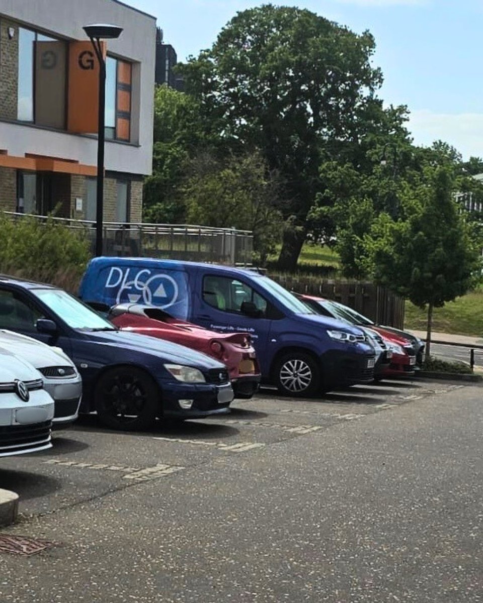 Sunshine + a site visit = not a bad way to spend a Friday! ☀️🔧
Lift maintenance — what’s not to love?
#DirectLiftCo #LiftEngineers #FridayVibes #LiftMaintenance #SiteVisit #EngineeringLife #colchester
