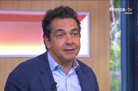 Ch.LECHEVALIER (@chlechevalier) on Twitter photo LES PÉPITES DE FRANCE INTER
<a href="/franceinter/">France Inter</a> dispose d'un véritable MAGICIEN
de l'info, avec #Patrick_COHEN !
- Il transforme l'équipée de QuiV0usS@vez,
venus de Romans-sur-Isère armés de couteaux,
en innocente promenade à #Crepol, conclue LES PÉPITES DE FRANCE INTER
<a href="/franceinter/">France Inter</a> dispose d'un véritable MAGICIEN
de l'info, avec #Patrick_COHEN !
- Il transforme l'équipée de QuiV0usS@vez,
venus de Romans-sur-Isère armés de couteaux,
en innocente promenade à #Crepol, conclue