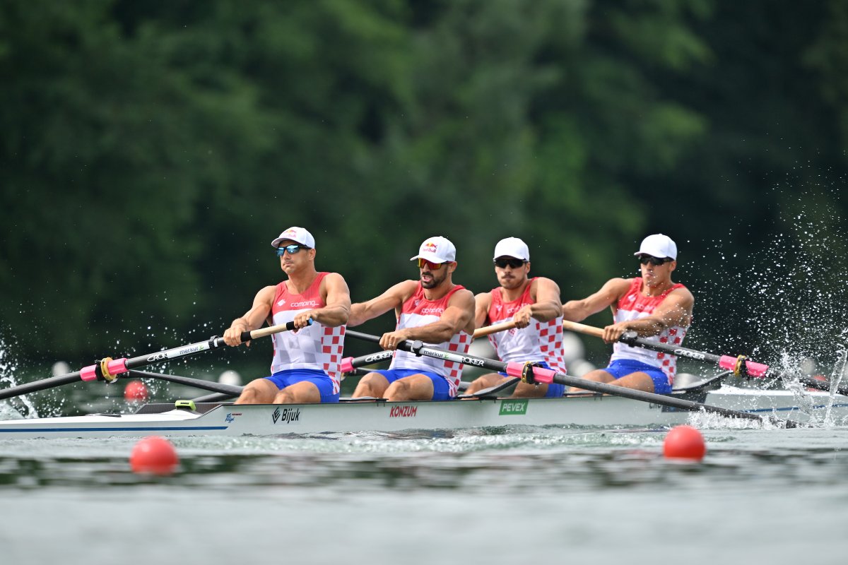 Romania, Croatia and Australia are through to men's fours semis. Great performance from France who pushed the Croatians all the way to the line. 

#WRCLucerne #WorldRowingCup