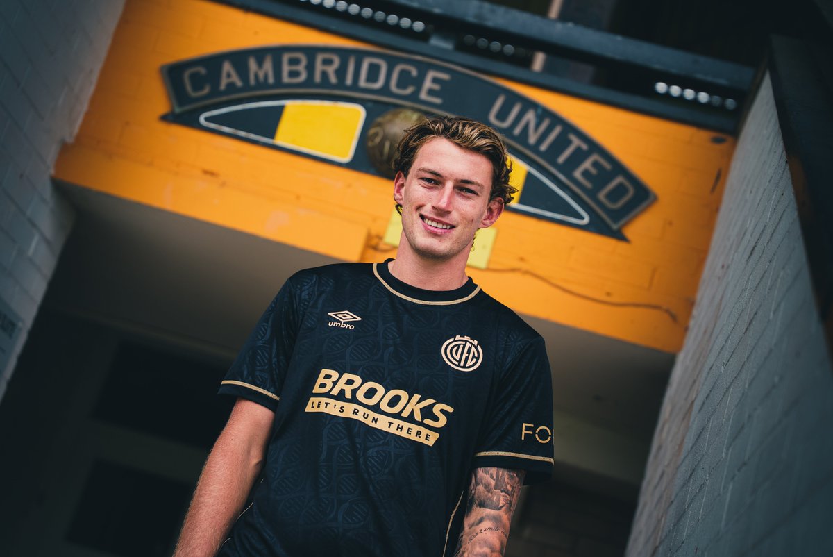 CambridgeUtdFC's tweet photo. Looking GOOD, Zak! 🖤

💳 https://t.co/GbPRgCUWYj https://t.co/gZGD428n8A