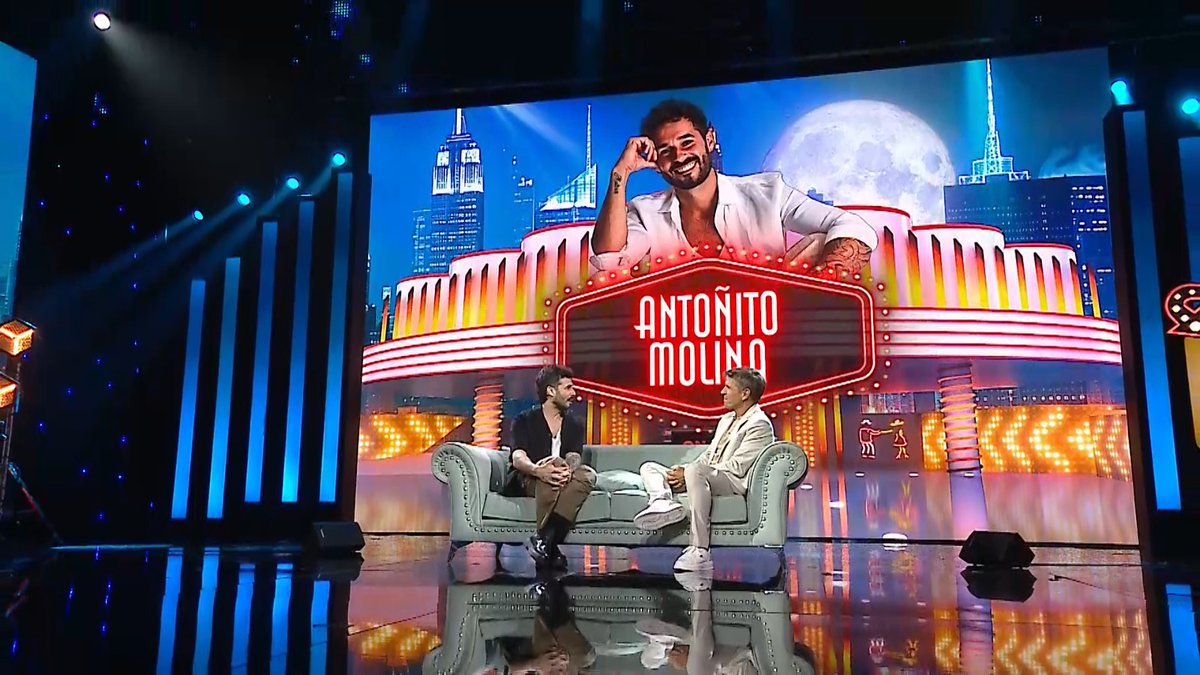 ¡En nada comienza El Show! 😍
 
Esta noche os vais a enamorar de Antoñito Molina 🎤 en <a href="/canalsur/">CanalSur</a> 💚

¡Os esperamos en breve!

<a href="/Proamagna/">Proamagna</a> <a href="/canalsur/">CanalSur</a> <a href="/MOLINAmusik/">Antoñito MOLINA</a>