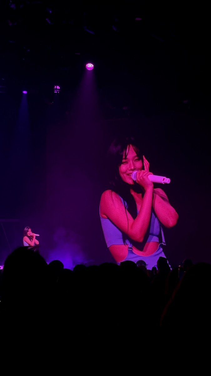 meijimoon's tweet photo. a few from her seattle show ❤️ bibi for a first concert was amazing https://t.co/KZpWB0MXLc