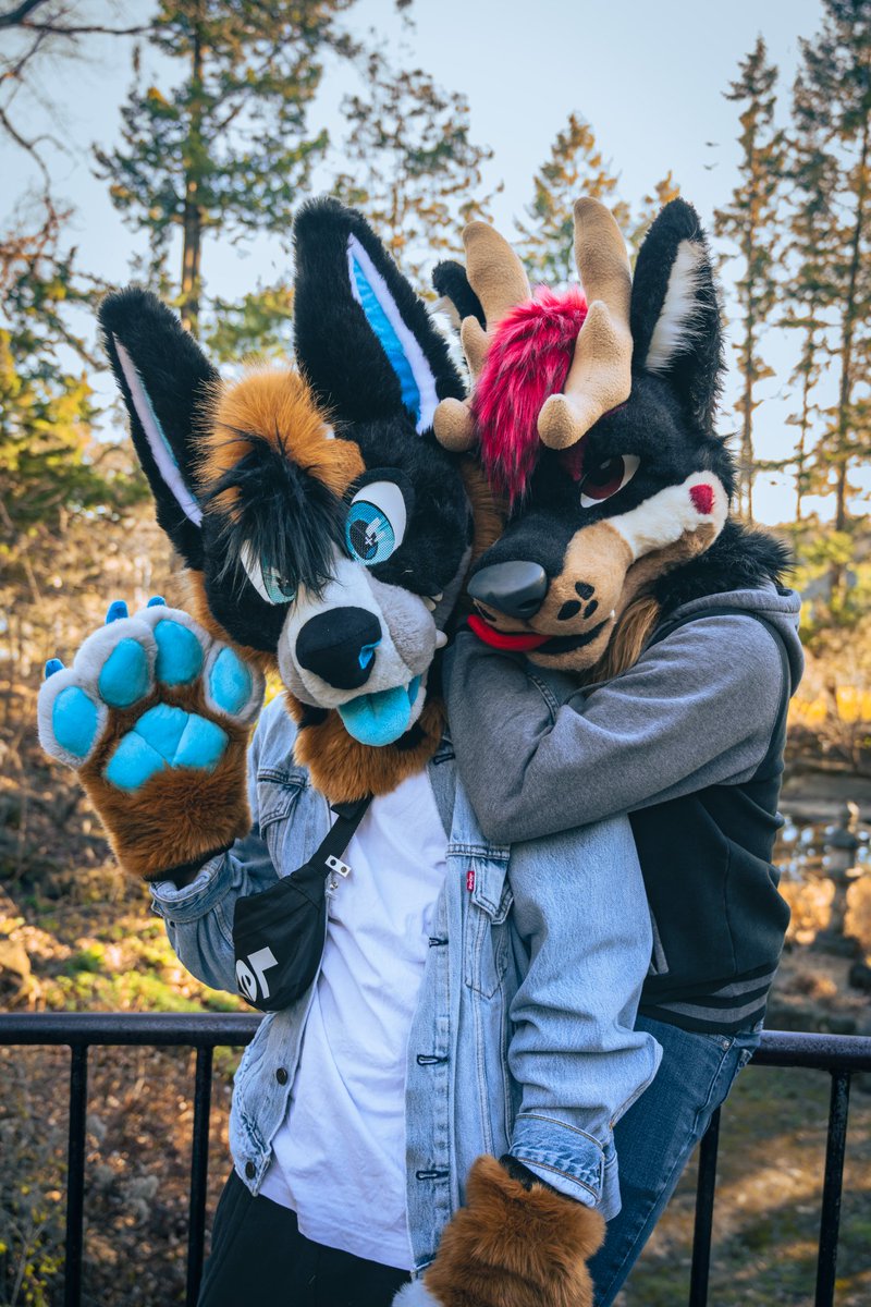 The weather has been great and I'm enjoying a walk in the park with <a href="/itseubean/">Eubean</a> for #FursuitFriday