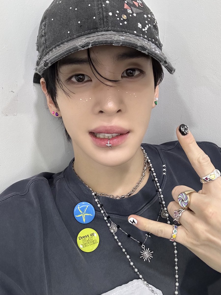 Let’s SET NET G0?! to watch CRAVITY on Music Bank! 😆🏦 
#앨런 #ALLEN