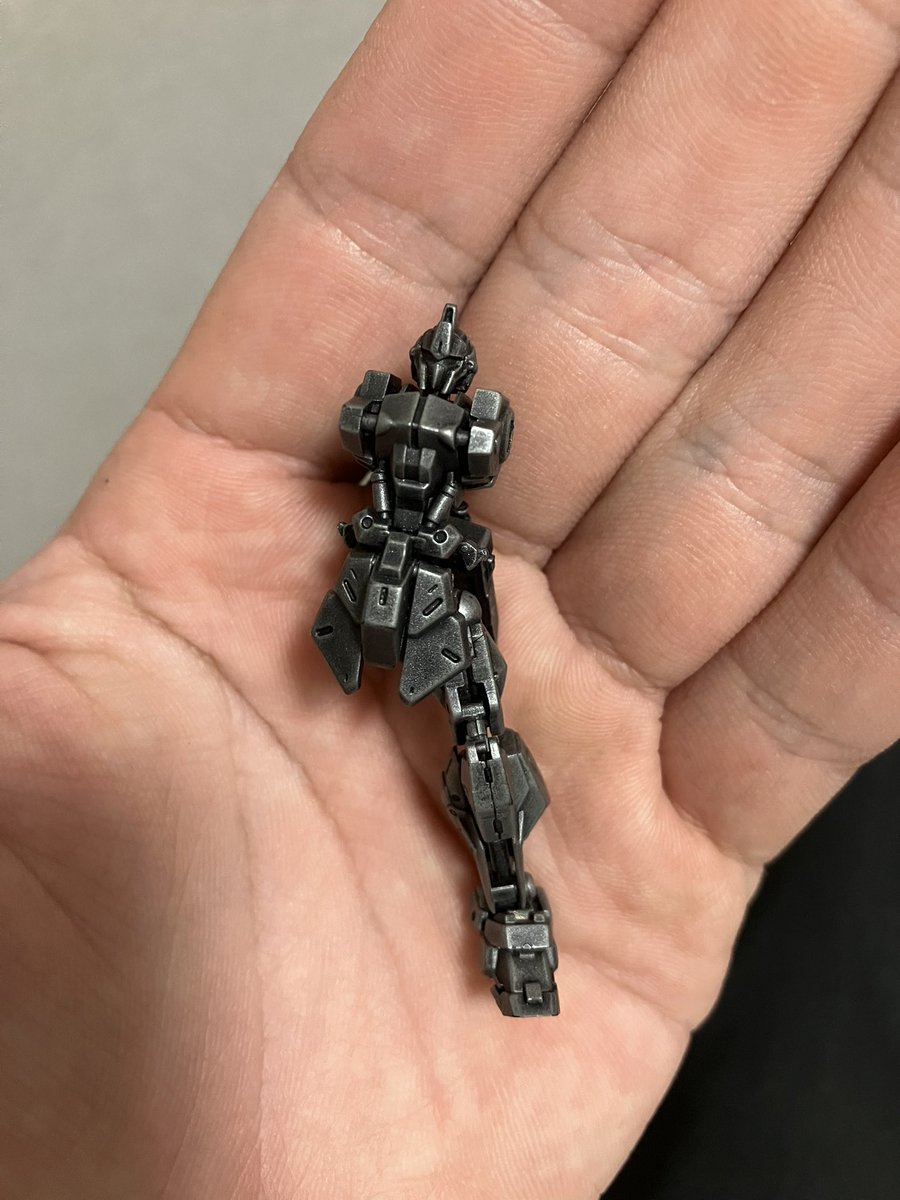 ガンダムアーティファクト下地塗っただけでもうかっこいい。なんかもうこれでいいかな 笑