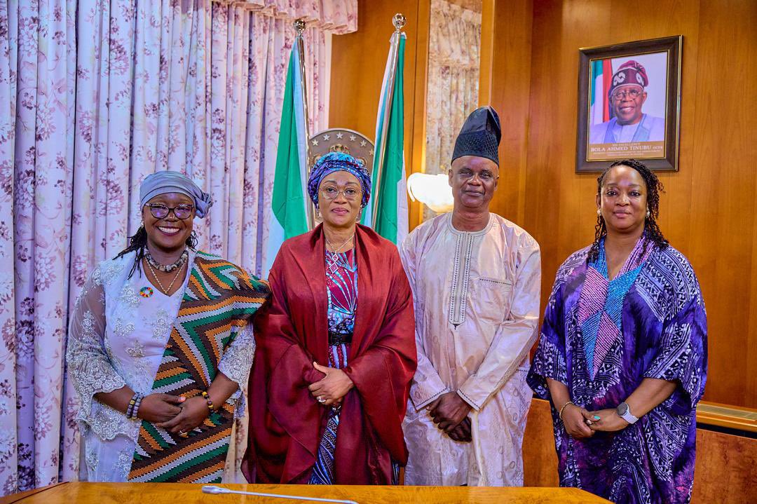 UNDP Nigeria (@undpnigeria) on Twitter photo Our Res. Rep <a href="/ElsieAttafuah/">Elsie Attafuah</a> had the honour of meeting H.E. Senator Oluremi Tinubu, CON, <a href="/SenRemiTinubu/">Sen Oluremi Tinubu, CON</a> First Lady of Nigeria🇳🇬.
Inspiring conversation anchored in shared commitment on inclusive dev. for empowering women & youth, supporting #MSMEs & building resilient communities. Our Res. Rep <a href="/ElsieAttafuah/">Elsie Attafuah</a> had the honour of meeting H.E. Senator Oluremi Tinubu, CON, <a href="/SenRemiTinubu/">Sen Oluremi Tinubu, CON</a> First Lady of Nigeria🇳🇬.
Inspiring conversation anchored in shared commitment on inclusive dev. for empowering women & youth, supporting #MSMEs & building resilient communities.