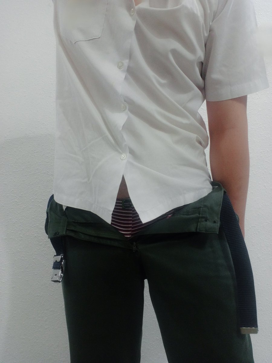 Davidong0426's tweet photo. 有爸爸或哥哥还在上班还是已经下班了啊 有要与小弟一起聊天或拍一些你们想看的照片吗 只���合理拍照或视频费用只需要亿点点可以了 小弟最近有点缺钱用 https://t.co/RbkLjLOdfh