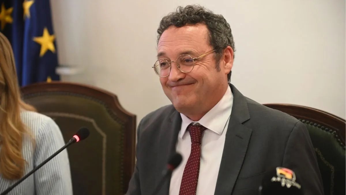 🔴ÚLTIMA HORA: García Ortiz, el ÚNICO Fiscal General del Estado imputado, ADVIERTE a los fiscales de que en la huelga habrá que garantizar servicios mínimos.

Advierte que no hacerlo podría dañar al ciudadano y aclara que la Fiscalía no tiene competencia para fijarlos.

PA FLIPAR
