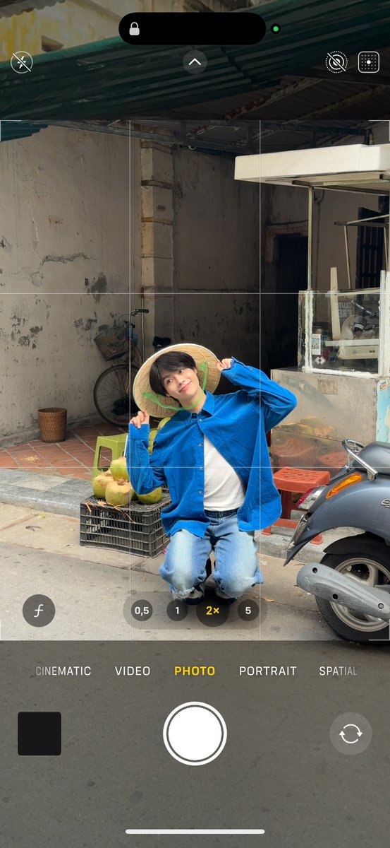 TPST_twt's tweet photo. [#한빈] Nước dừa hong? https://t.co/5K0l4Q5JNZ