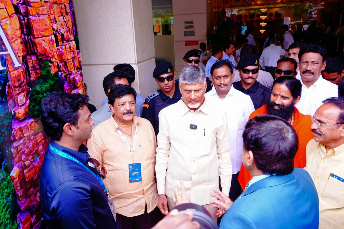 విజయవాడ ఎంజీ రోడ్డులోని మురళీ ఫార్చూన్ హోటల్ లో ఆంధ్రప్రదేశ్ రాష్ట్ర పర్యాటకాభివృద్ధి కోసం గ్లోబల్ ఫోరం ఫర్ సస్టైనబుల్ టూరిజం, ఏపీటీడీసీ సంయుక్తంగా రెండోరోజు నిర్వహించిన టూరిజం కాన్ క్లేవ్ టెక్ ఏఐ 2.0 లో పాల్గొనడం జరిగింది.

ఈ కార్యక్రమంలో ముఖ్య అతిథిగా గౌరవ ముఖ్యమంత్రి శ్రీ నారా