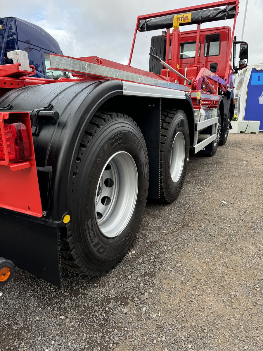 Featherwing tweet media