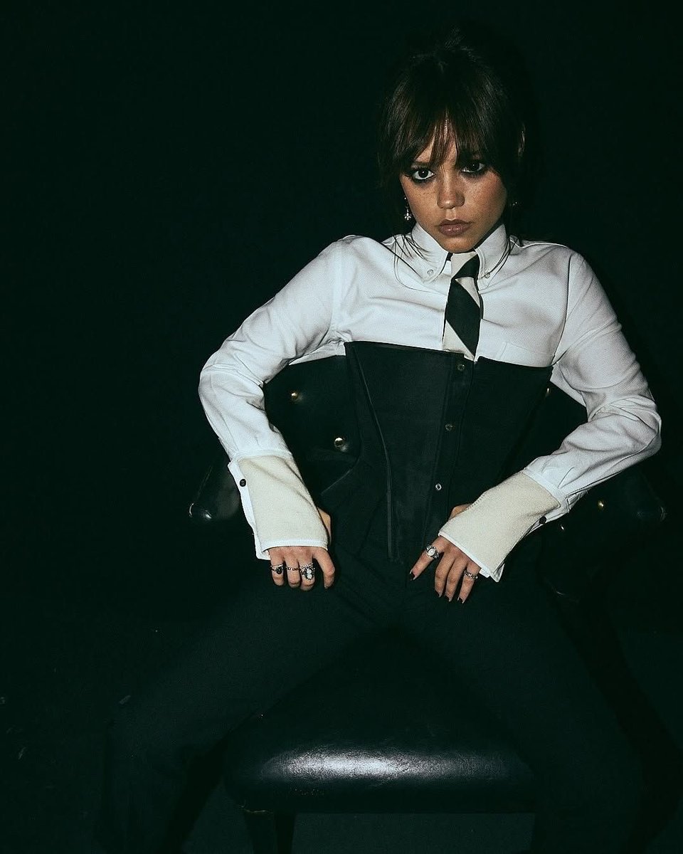 jennasvanilla's tweet image. she is so hot i can’t-