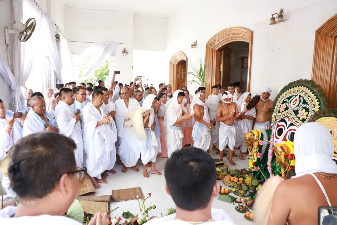 NELiveTV's tweet photo. In Pics | #KangChingba | #Manipur Governor Ajay Kumar Bhalla, Manipur Legislative Assembly Speaker Th. Satyabrata and Rajya Sabha MP Maharaja Sanajaoba Leishemba participated in the Rath Yatra festival at Shree Shree Govindaji Temple in Imphal
#RathYatra #northeastlive https://t.co/J1oVOlyhum