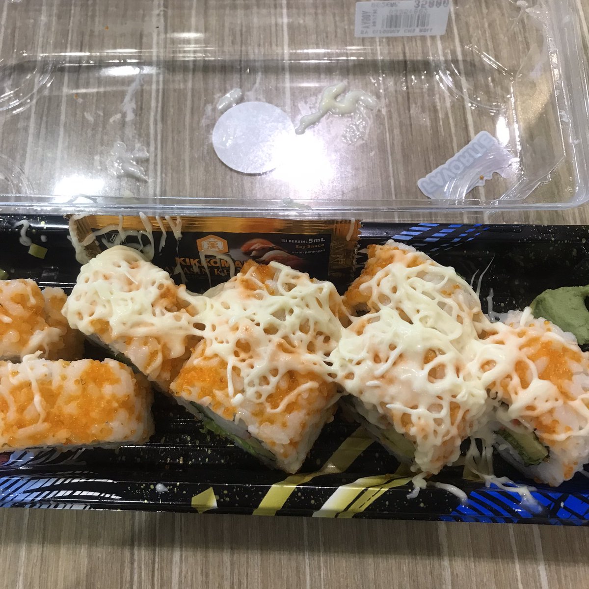 life update, abis teater makan sushi😋😋