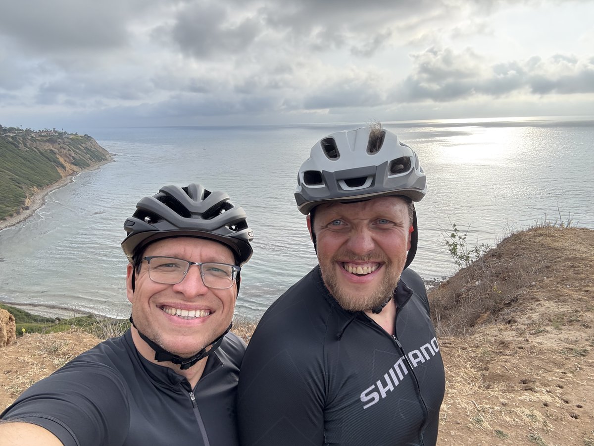 ryzhokhin's tweet image. When your old friend rolls into town, you just grab the bikes and hit the coast.
No agenda.

Yeah… we also built a cool POC while he was here. 
More on that soon. 

May 2025
#CoastRide #BuilderMode