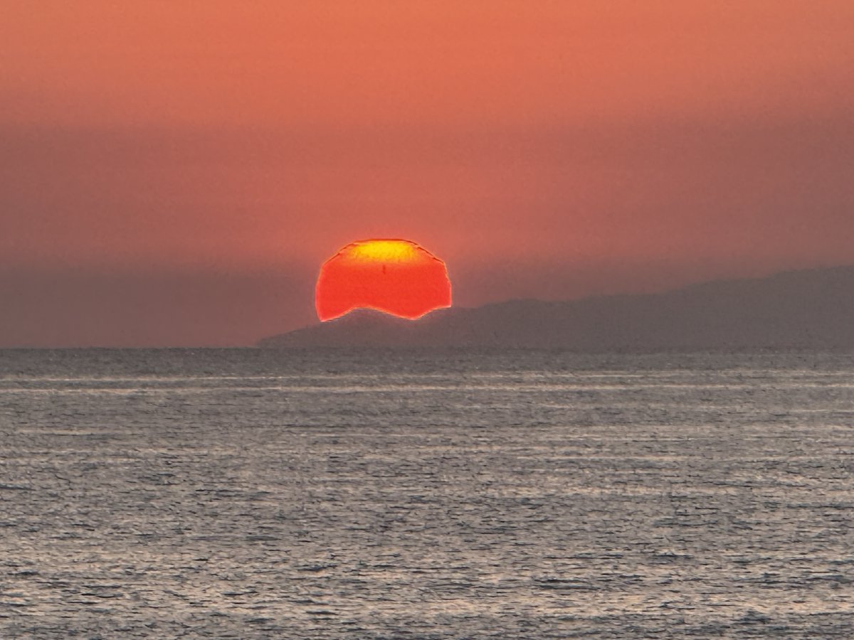 ryzhokhin's tweet image. When your old friend rolls into town, you just grab the bikes and hit the coast.
No agenda.

Yeah… we also built a cool POC while he was here. 
More on that soon. 

May 2025
#CoastRide #BuilderMode
