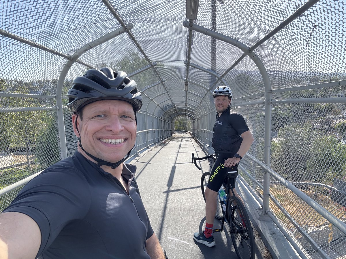 ryzhokhin's tweet image. When your old friend rolls into town, you just grab the bikes and hit the coast.
No agenda.

Yeah… we also built a cool POC while he was here. 
More on that soon. 

May 2025
#CoastRide #BuilderMode