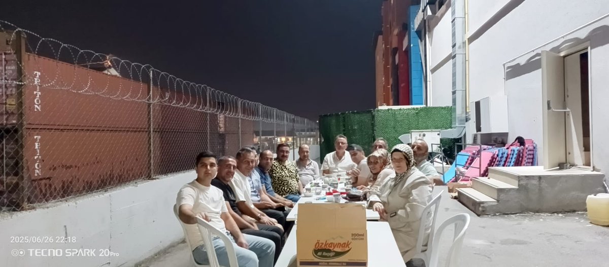 Oruç Reis Mahallesi 1.Bölge haftalık olağan toplantımızı Mahalle Başkanımız Mehmet Yılmaz'ın ve İlçe yönetimi Duran Süzkesen katılımlarıyla gerçekleştirdik. <a href="/RTErdogan/">Recep Tayyip Erdoğan</a> <a href="/mt_goksu/">Mehmet Tevfik Göksu</a> <a href="/EmrullahErkus/">Emrullah ERKUŞ</a> <a href="/vedatdestek/">Vedat Destek</a> <a href="/oktayilmaz18/">OKTAY YILMAZ</a> <a href="/murattemur51/">Murat Temur</a> <a href="/HarunAsartepe/">harun asartepe</a> <a href="/ilyasduras/">İlyas Duras</a> <a href="/KENANYASAR57/">Kenan YAŞAR 🇹🇷</a>