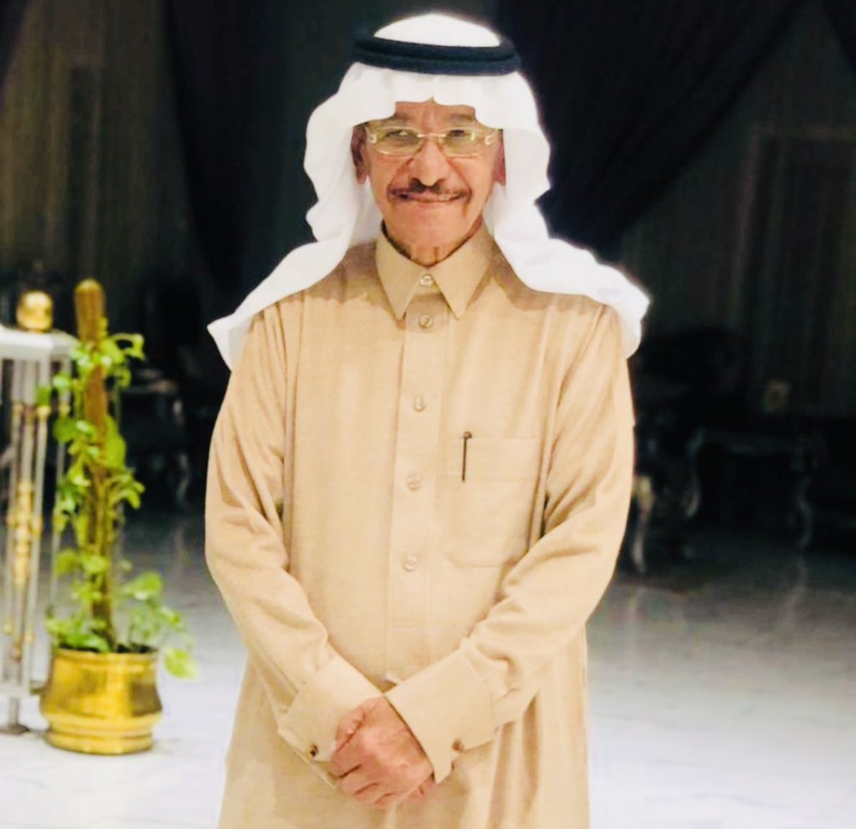 اللهم سخر له فيضاً من الدعوات واغمر قبره بالفرح واجعل وجهته إلى جنات النعيم واجعل له نورًا لا ينطفىء وأجرًا لا ينقطع ونعيمًا لا يزول ودعوات له في ظهر الغيب لا تُحجب واكرمه كرمًا انت اهله ووليّه ياذا الفضل العظيم واجمعنا به في جنات النعيم يارب .🙏الغالي / محمد بن عبدالله الوعيل