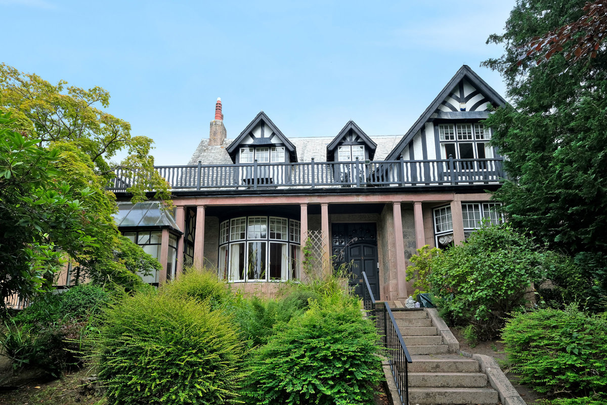 💫 Our top 3 most viewed properties this week 💫 

✨ 1 Bogriffie, Fintray ➡️ Alex Hutcheon + Co bit.ly/ref434613 

✨ Burnhead, Keithhall ➡️ Kellas bit.ly/ref434602 

✨ Flat 11, Netherby Apartments, 1 Netherby Road, Cults ➡️ @RCCandW bit.ly/ref434634